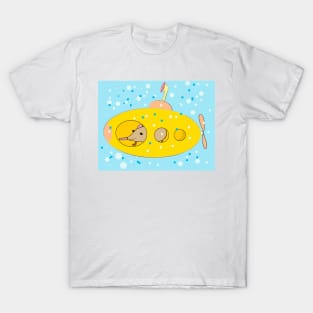 Cute shrew (mouse) in a yellow submarine. T-Shirt